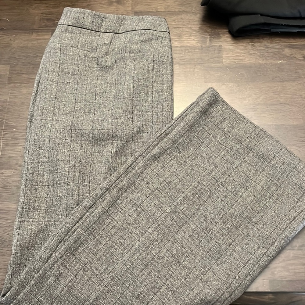 Worthington modern fit trouser leg gray plaid dress pants